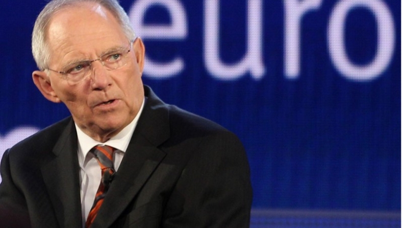 Σόιμπλε: Αν σας δίνουν δάνειο Μόσχα ή Πεκίνο να το πάρετε