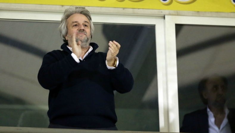 Αμετακίνητος ο Κομπότης!