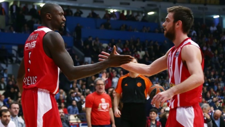 Μάντζαρης, Χάντερ & Παπαπέτρου στο Official Olympiacos BC Store