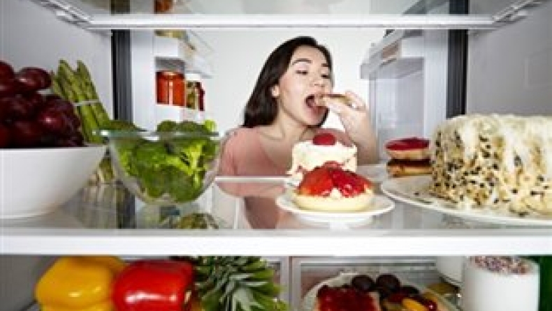 Βρήκαν αιτιολογία οι νυχτερινές εξορμήσεις στο ψυγείο