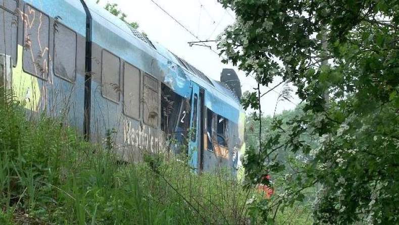 Θανατηφόρο σιδηροδρομικό δυστύχημα στη Γερμανία (pic)