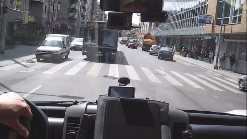 Καθημερινός αγώνας με… ασθενοφόρο (video)