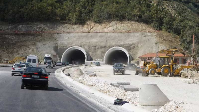 Eρχονται μειώσεις στα διόδια;