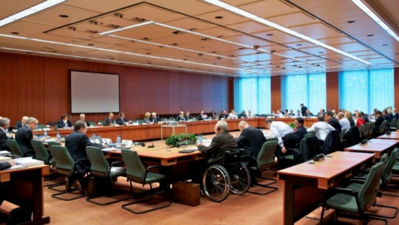 EUObserver: Γιατί το Eurogroup δεν λογοδοτεί σε κανέναν;