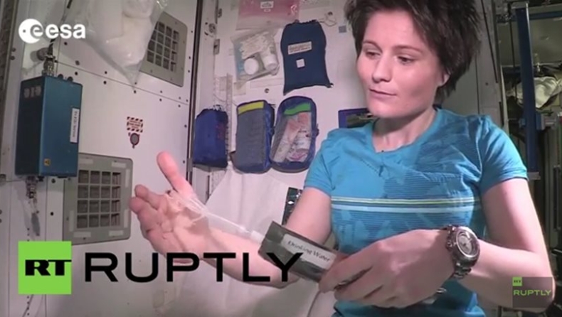 Πώς πλένονται οι αστροναύτες στον Διεθνή Διαστημικό Σταθμό (vid)