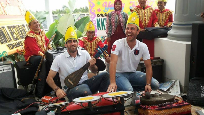 Εγκλωβισμένος στην Ινδονησία!