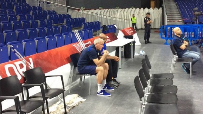 Με πατερίτσες ο άτυχος Χίκμαν (pics)