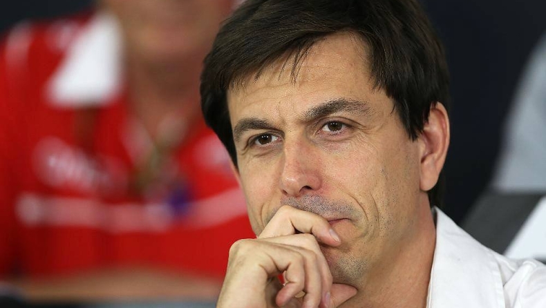 Boλφ: «Κανένας δεν έχασε τη θέση του»