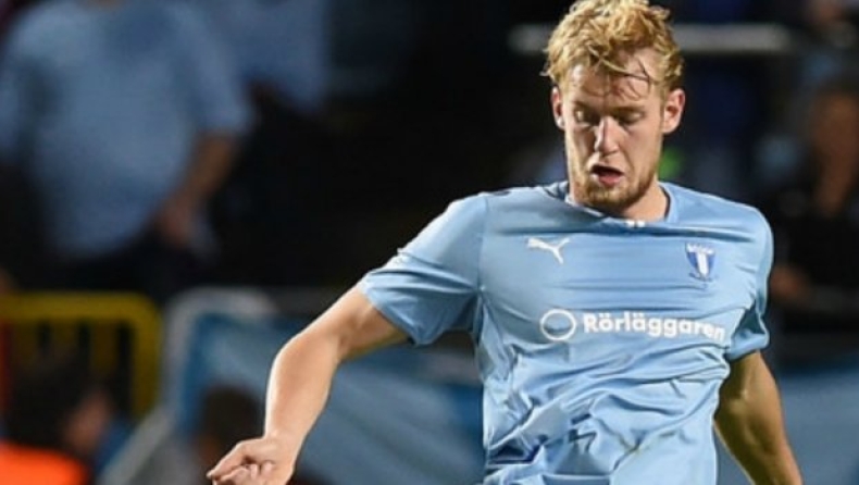 Στο χέρι του ο Ελάντερ