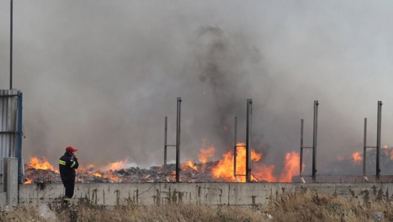 Το τοξικό νέφος από τον Ασπρόπυργο έφτασε μέχρι το Μαραθώνα