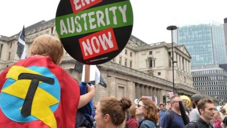 Χιλιάδες Βρετανοί διαδηλώνουν κατά της λιτότητας