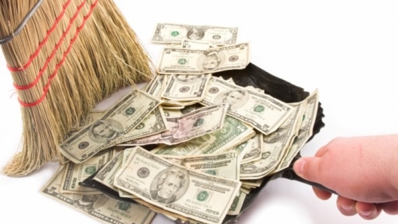 Εργαζόμενος καθαριότητας συνελήφθη γιατί… σκούπισε $10.000