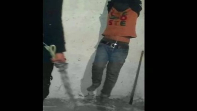 Σοκαριστικό βίντεο με τον βασανισμό 14χρονου από το ΙΚ