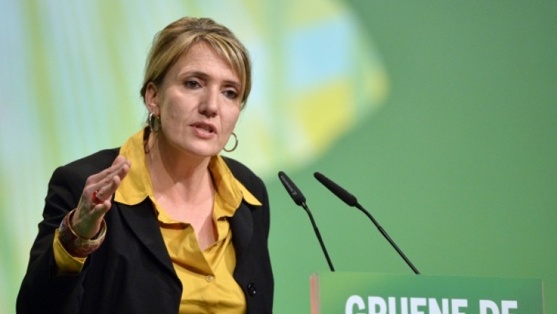 Leadership of Germany's Greens to Athens on Wednesday; Socialists, Greens criticise Schaeuble