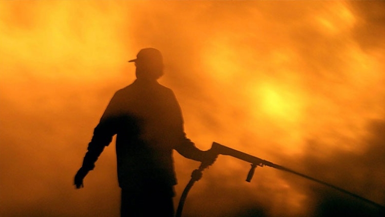 Fire at recycling facility in Iraklio industrial zone on Crete put out