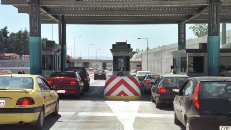 Ελεύθερη η διέλευση στην Αττική Οδό