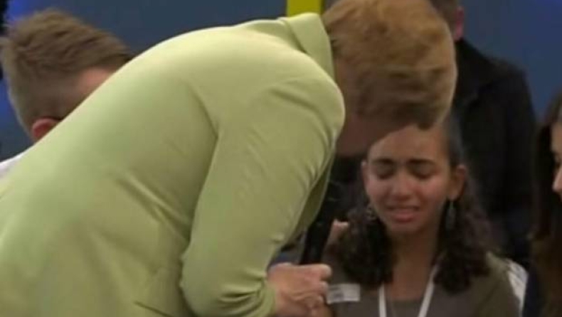 Η σιδηρά Μέρκελ κάνει μια μικρή Παλαιστίνια να κλάψει! (vid)