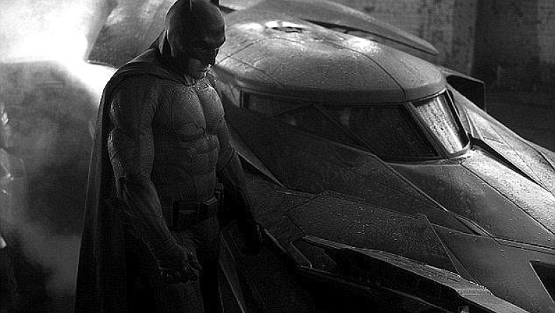 Κυκλοφόρησαν οι πρώτες εικόνες από το Batman VS Superman! (pics)
