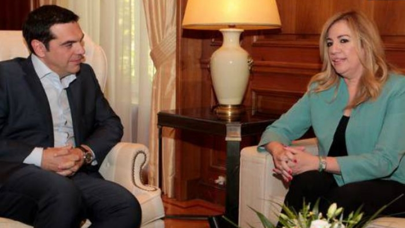 PASOK leader calls on PM to resolve problems with Parliament president