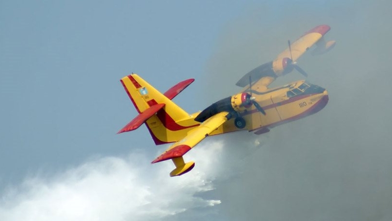 Firefighting aircraft operating in Neapolis wildfire makes forced landing; pilots safe