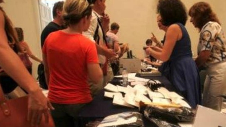 Απόβαση ξένων δημοσιογράφων στην Αθήνα (pics)