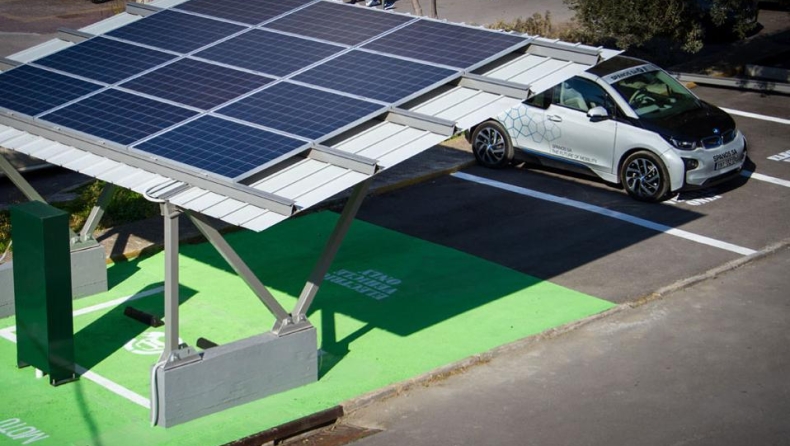 Greek 'solar' bench provides green solutions in an increasingly wired world