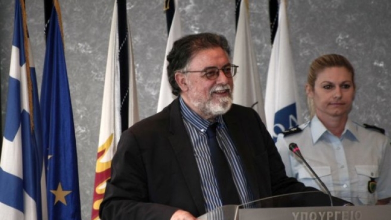 Μαζεύουν υπογραφές στο ΣΥΡΙΖΑ για να διώξουν τον Πανούση