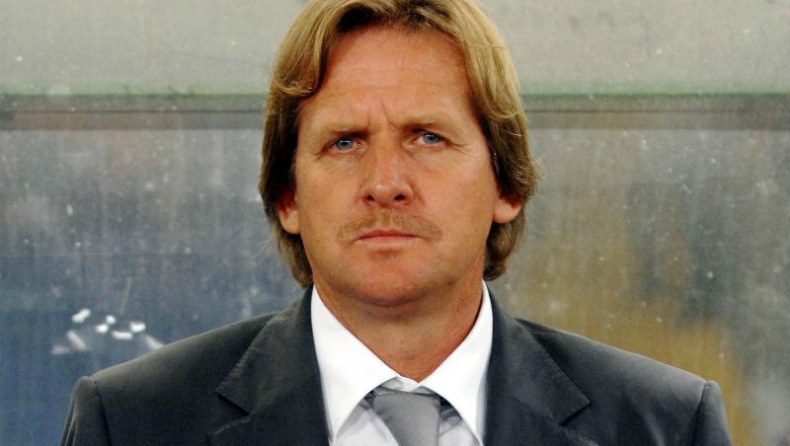 Επιμένει για Σούστερ η ΕΠΟ!