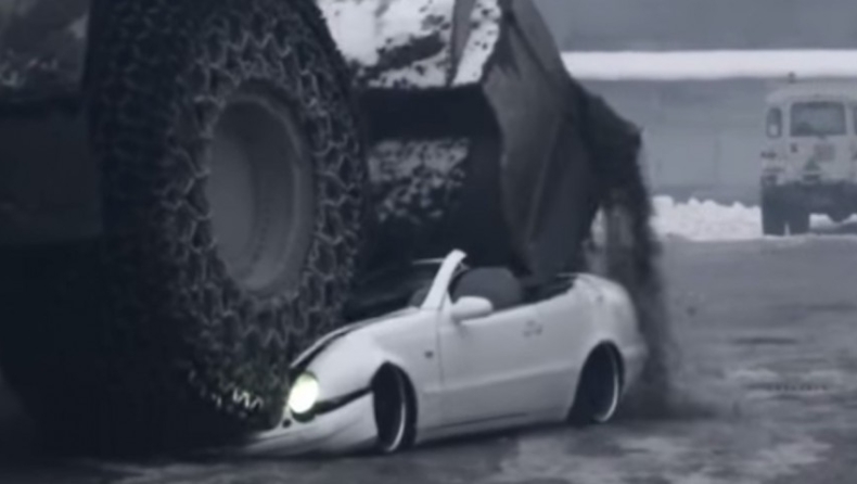 Γιατί έκανε λιώμα τη Mercedes; (video)