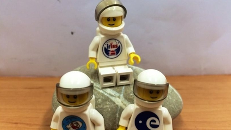 Δανία: Ο πρώτος αστροναύτης της χώρας έφυγε για το Διάστημα με τα... Lego του! (pics & vid)