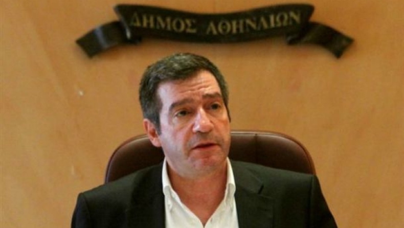 Athens Mayor complains of continued refugee problem in call to PM, migration minister