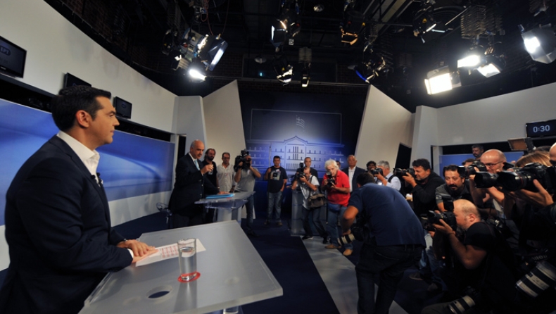 Το παρασκήνιο πίσω από τις κάμερες του ντιμπέιτ (pics)