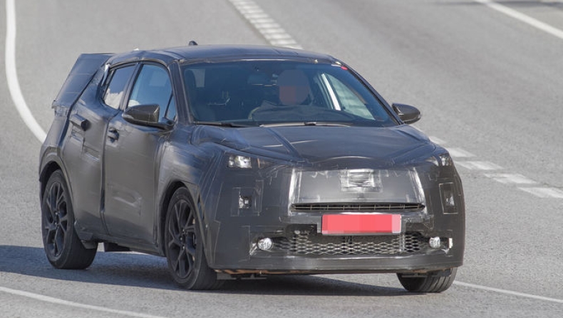 Μίνι RAV4 ετοιμάζει η Toyota