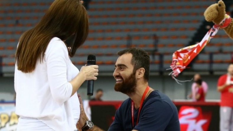 Πρόταση γάμου στο ΣΕΦ! (gTV+pics)