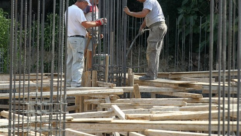 Building activity down 25.2 pct in July‏