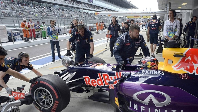 Mε Honda η Red Bull;