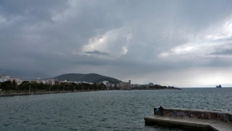 Του ζήτησε να πέσει στη θάλασσα για να του δώσει 2 ευρώ