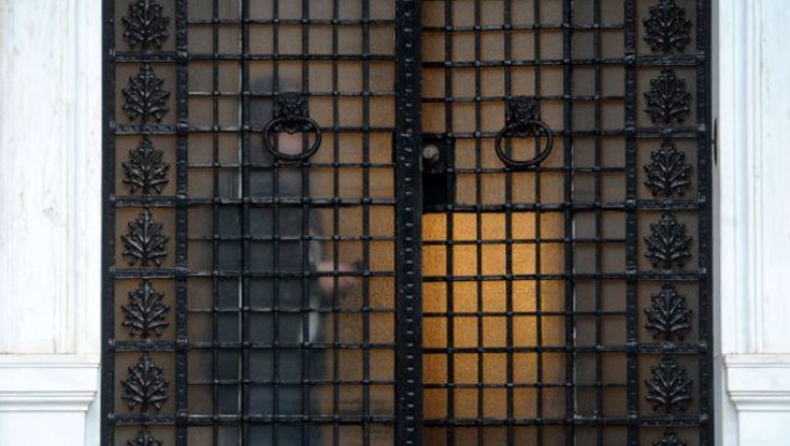 Στην αντεπίθεση το Μαξίμου για τα «κόκκινα δάνεια»