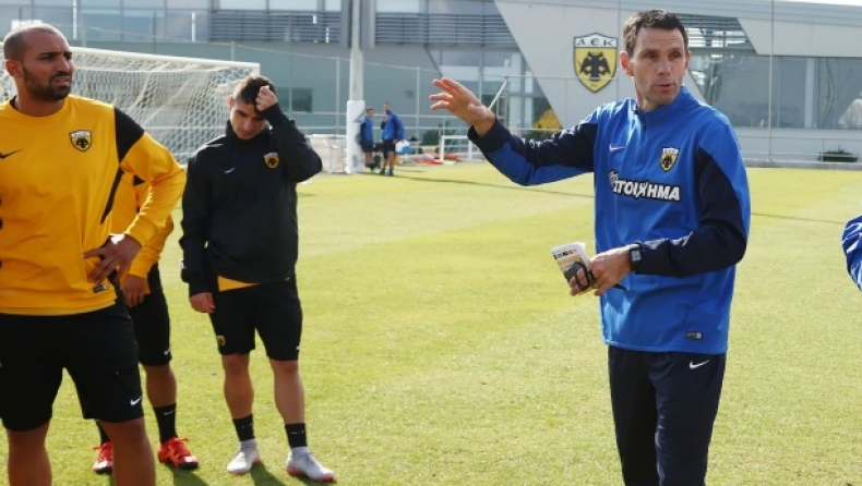 Με Τζιμπούρ και Μπακάκη η αποστολή της ΑΕΚ