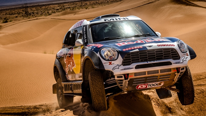 Τέσσερα Mini στο Dakar (video)