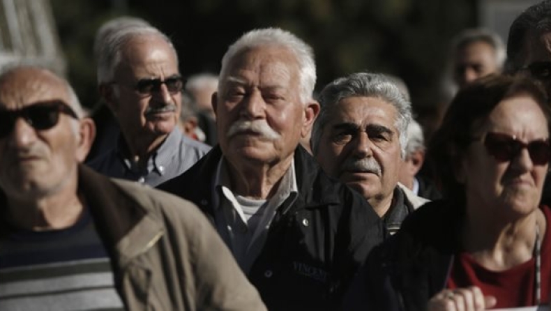 Επανέρχονται από το 2016 εθνική σύνταξη και ρήτρα μηδενικού ελλείματος