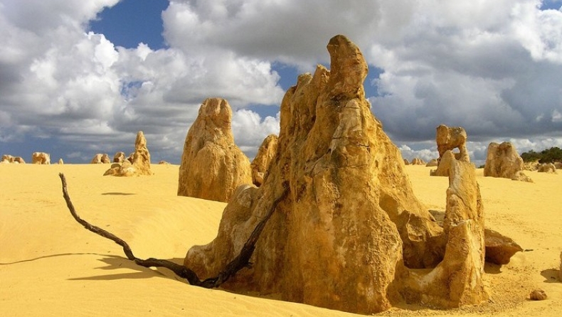 Μαγευτικά και μυστηριώδη ερημικά τοπία του πλανήτη