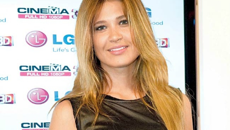 Κάρλα Περέιρα: «Φωτιά» η σύντροφος του Σιμεόνε