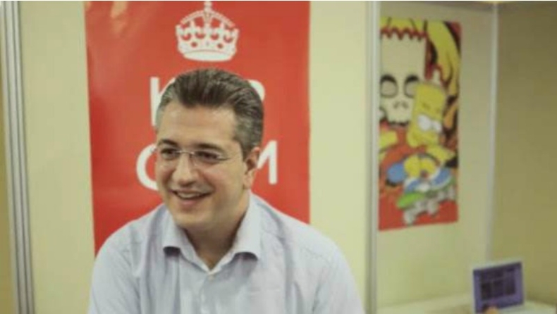 Οι χρήστες του Facebook ανακρίνουν τον Τζιτζικώστα (vid)