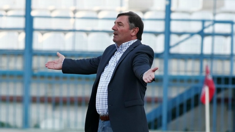 Έξαλλος ο Τεννές με Βελλή!