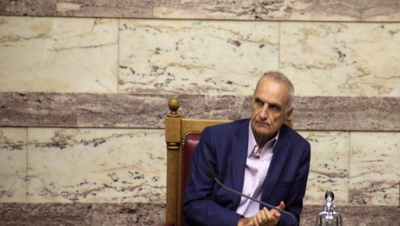 Βαρεμένος: Όποιος παρακολουθεί τον Βαρουφάκη θα ζαλιστεί