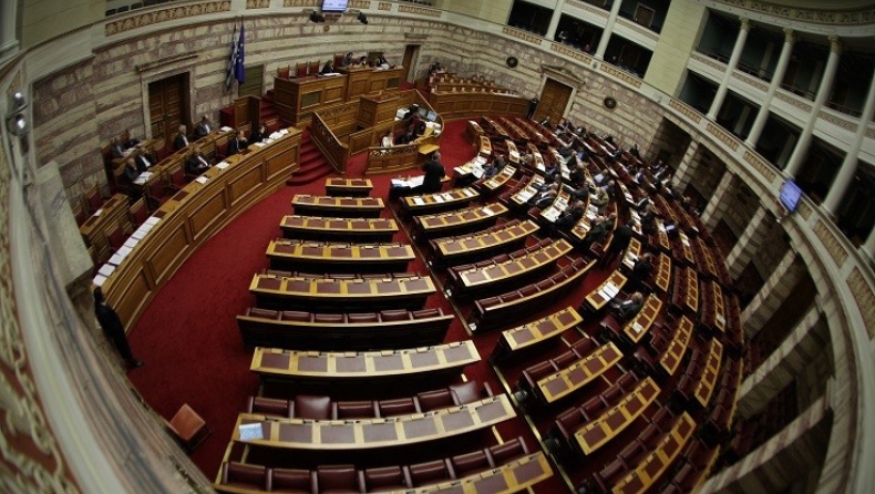 Πόσο έχουν αλλάξει τα κόμματα τα τρία μνημόνια