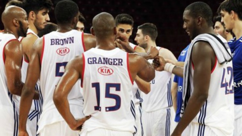 Ουσάκ Σπορτίφ - Αναντολού Εφές 77-84