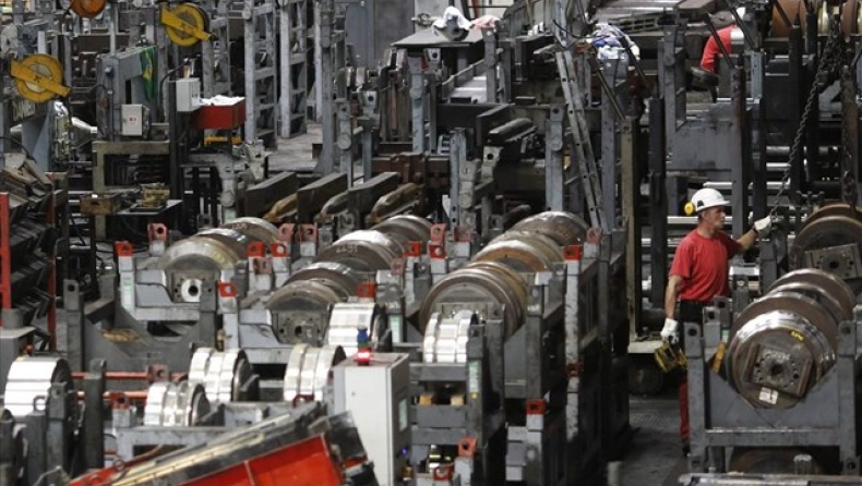 ΗΠΑ: Σε χαμηλό σχεδόν τεσσάρων ετών η μεταποίηση