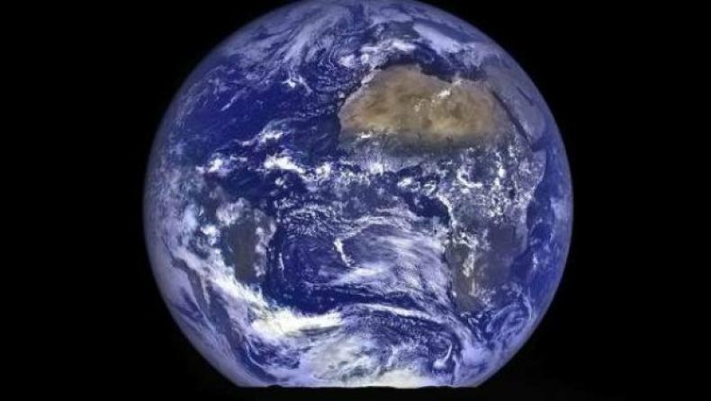 Εντυπωσιακό! Δείτε την ανατολή της Γης από τη Σελήνη (pic)